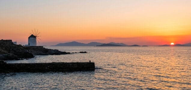 The-Best-Sunsets-in-Paros-(And-Where-to-Watch-Them)